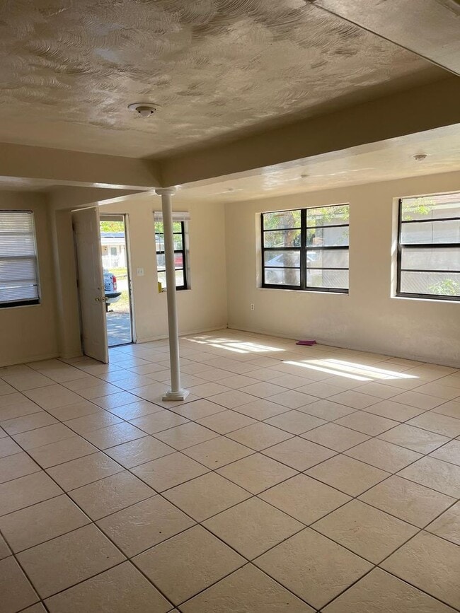 Photo - 226 6th Jpv St