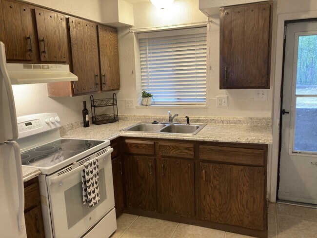 Photo - 4715 Scenic Cir Unit #3 - 4715 Scenic Circle