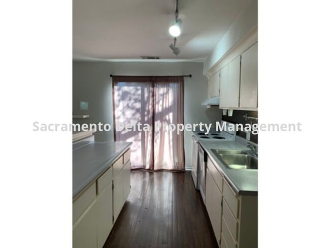 Photo - Adorable 3 bedroom, 2 bathroom home in Carmichael