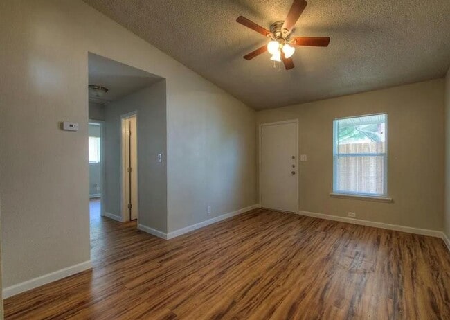 Photo - 1124 Gardner Rd