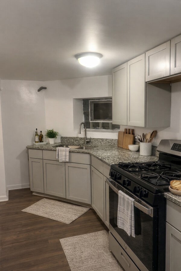 Photo - 7839 S Loomis Blvd