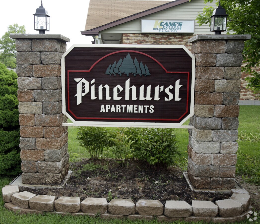Sign - Pinehurst Apartments