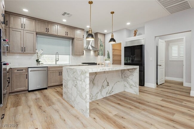 Photo - 8095 Carpenter Creek Ave