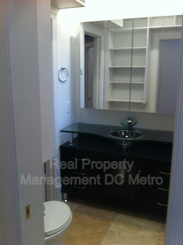 Photo - 2131 Newport Pl NW Unit #1
