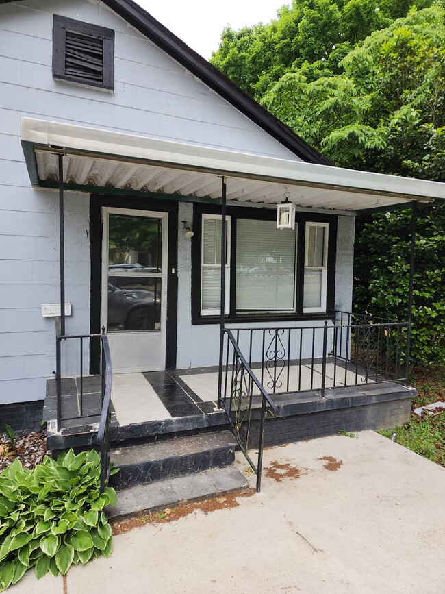 Photo - 715 W Rice St