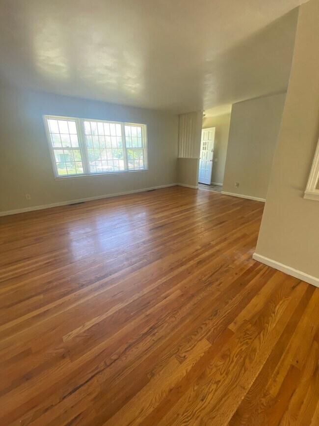 Photo - Spacious 3 bedroom house