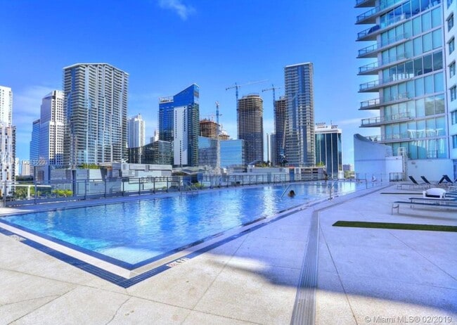 92 SW 3rd St Unit 3504