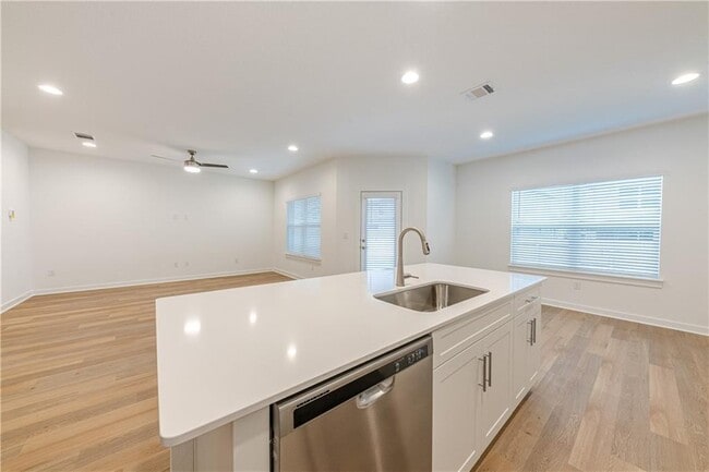 Photo - 1040 Winnsboro Lp