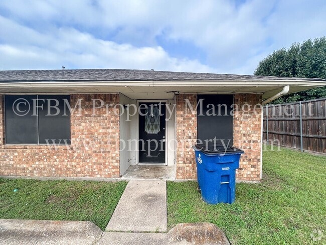 Building Photo - 1603 S Hall St Unit A Rental