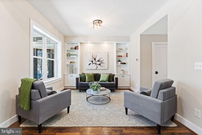 Photo - 705 Kentucky Ave SE