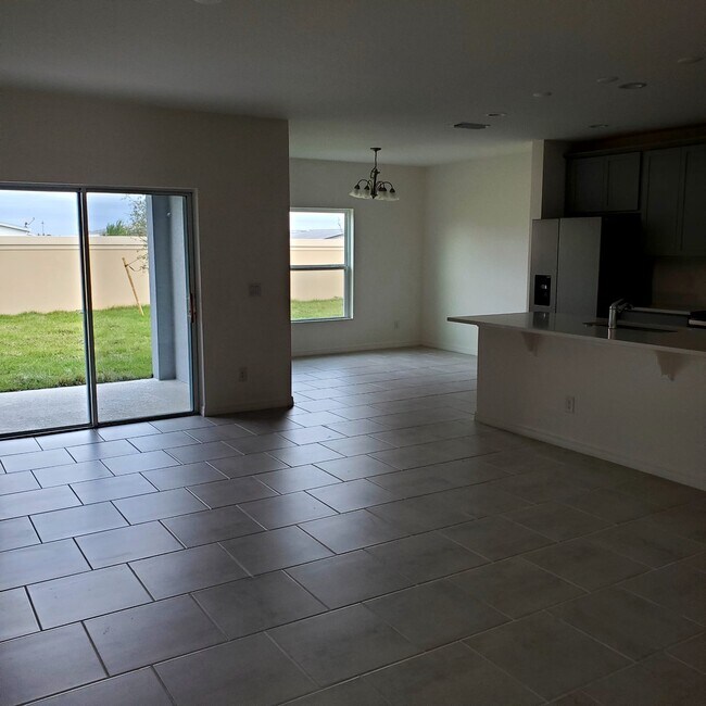 Photo - 3649 Yarian Dr