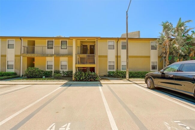 Building Photo - 12293 Sailwinds Dr Unit A203