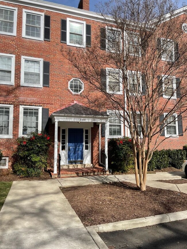 Charming 1 Bed 1 Bth Condo With Balcony In... - Charming 1 Bed 1 Bth Condo With Balcony In...