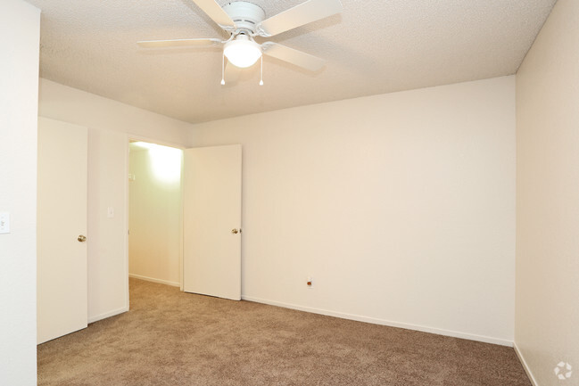 Bedroom - 1 Bedroom - Maple Grove Apartments