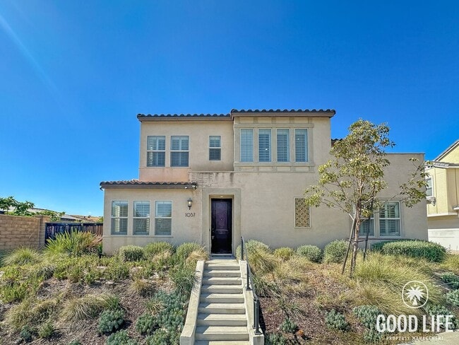 Building Photo - Stunning 2000+ sqft  4B/3BA Home in a Great Community!