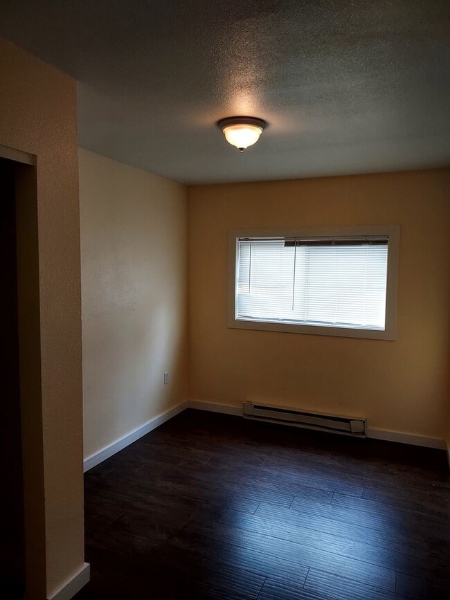 Photo - 543 Residence St