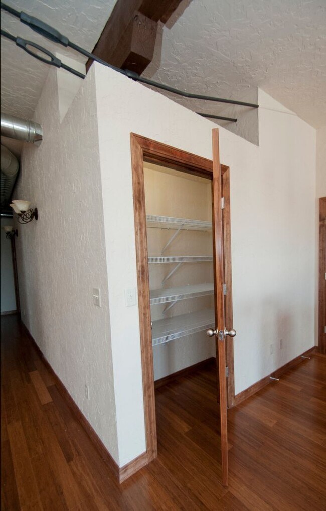 Photo - Union Biscuit Warehouse 107 Unidad UB 107