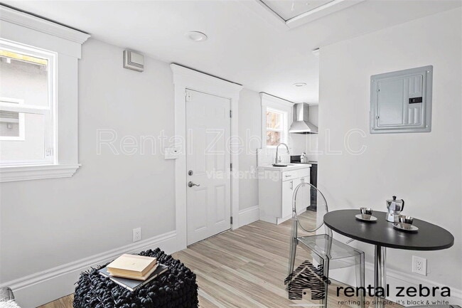 Photo - 1823 1/2 Delaware St