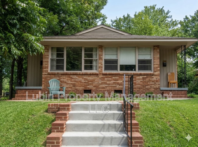 Photo - 2468 Yale Ave