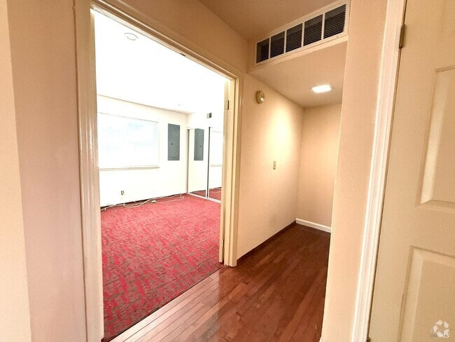 Building Photo - 666 Belvedere Dr Rental