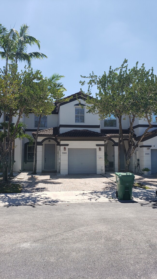 Building Photo - 7803 NW 114th Path