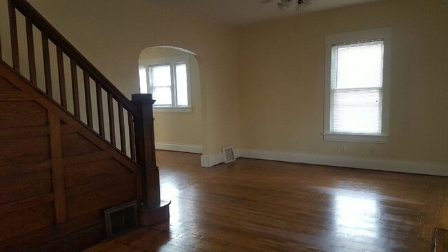 Photo - 620 Allen St