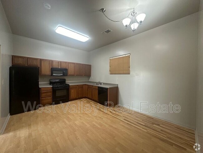 Building Photo - 522 Center St Unit #D Rental