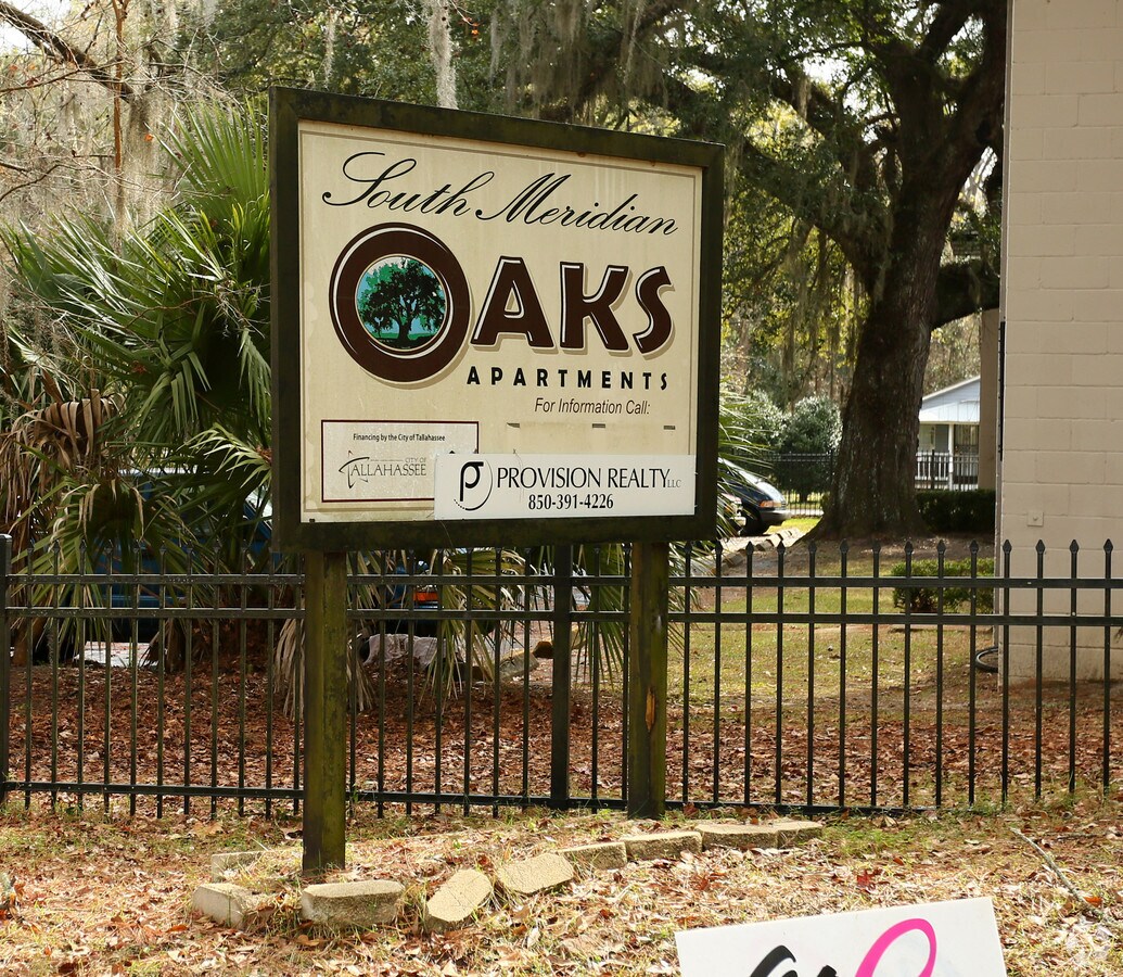 Del Rio 24 Apartments - Del Rio 24 Apartments