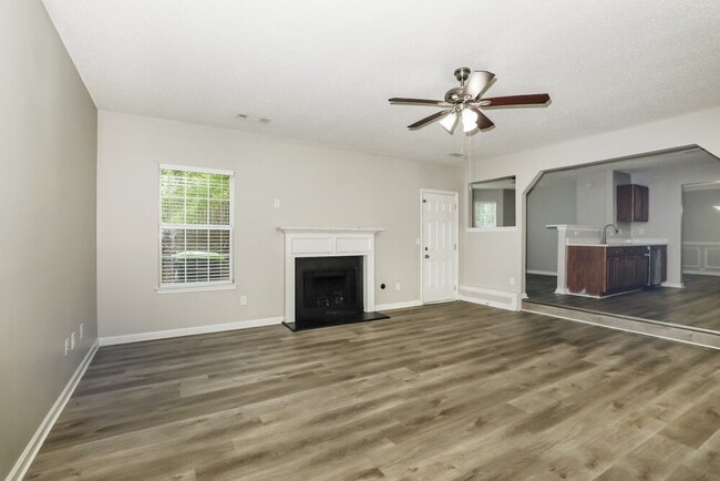 Photo - 936 Brisley Cir