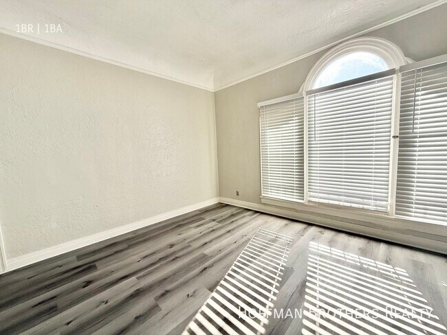 Photo - 2527 Cincinnati St Unit 5