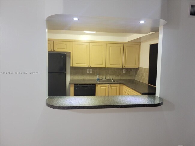 Photo - 2001 Atlantic Shores Blvd Unit 108