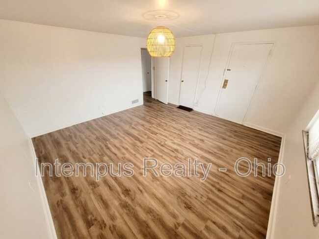 Photo - 1060 Sells Ave