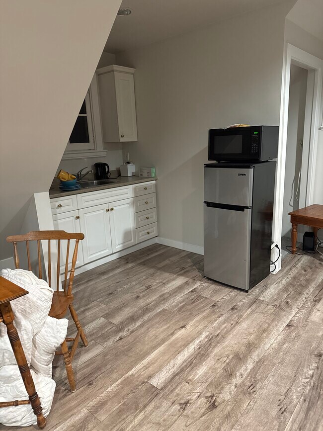 Photo - 210 Sixth Av