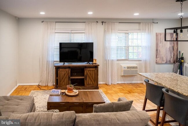 Photo - 3626 Gunston Rd