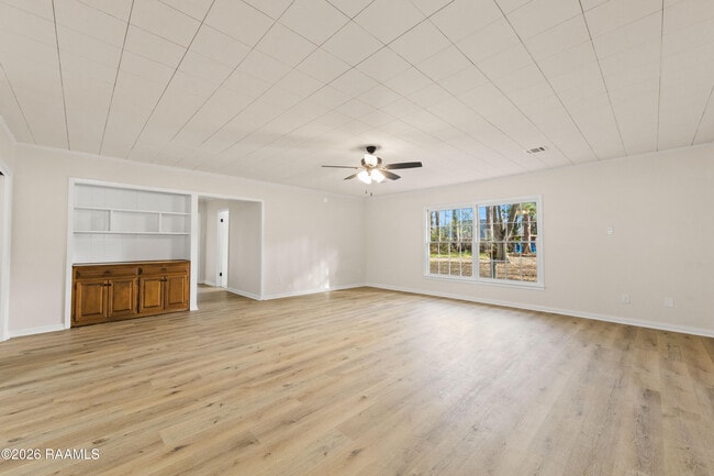 Photo - 240 N College Rd