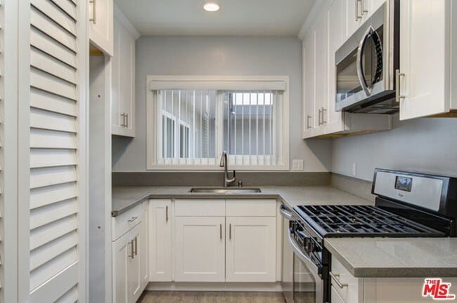 Photo - 1451 E Wilson Ave