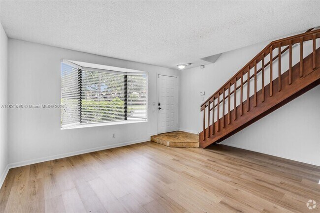 Building Photo - 10202 SW 77th Ct Rental