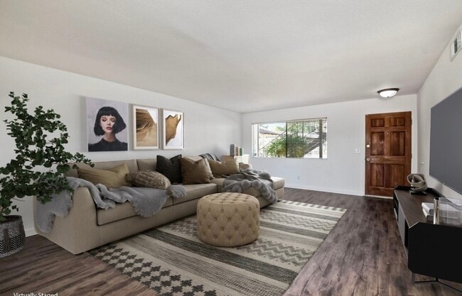 Building Photo - 625 S Fig St