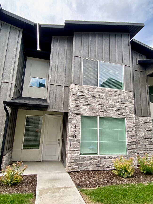 Photo - 428 W 40 S Townhome