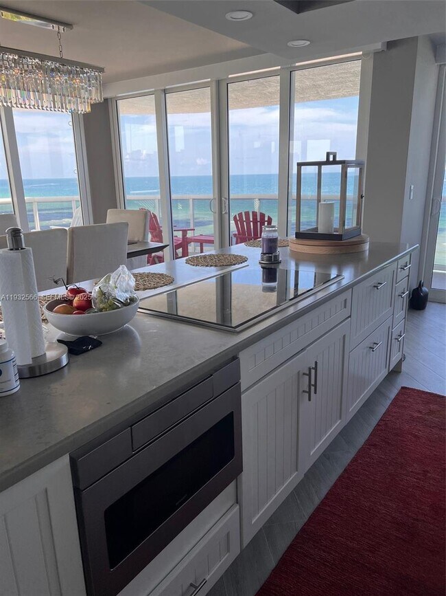 Photo - 16711 Collins Ave Unidad 808