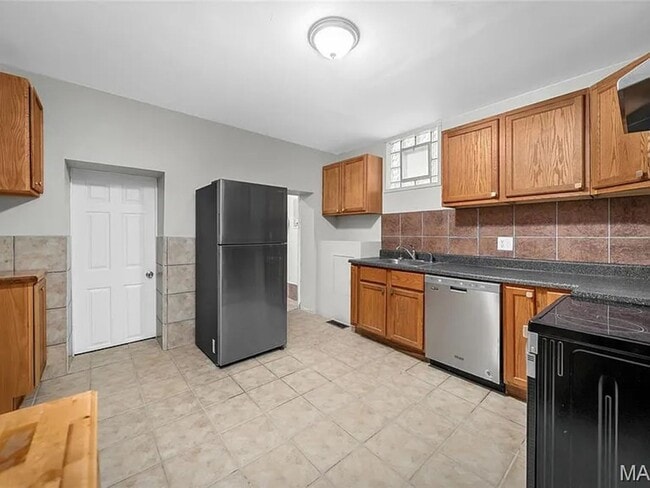 Photo - 709 Dammert Ave