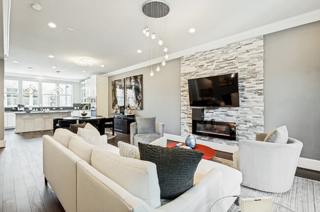 2817 Shelby Ave