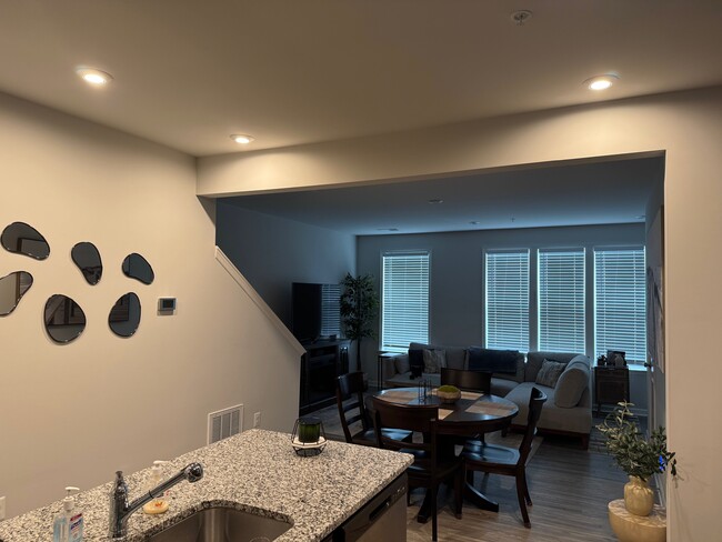 Photo - 9243 Magellan Pky