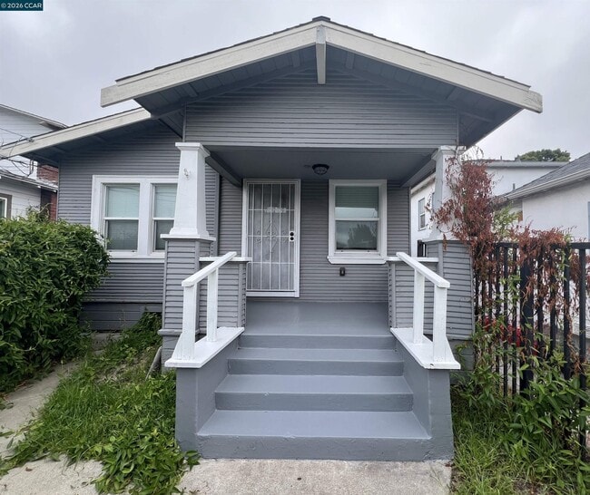 Building Photo - 2824 23rd Ave