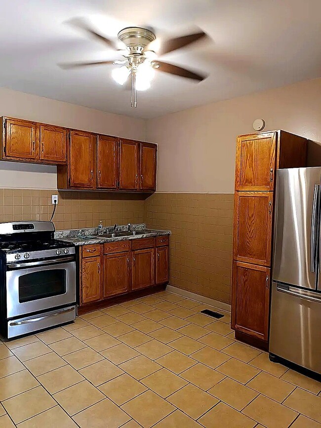 9624 S Ave M Unit 1