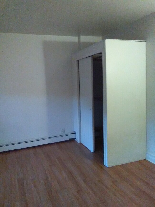 Photo - 721 Genesee St