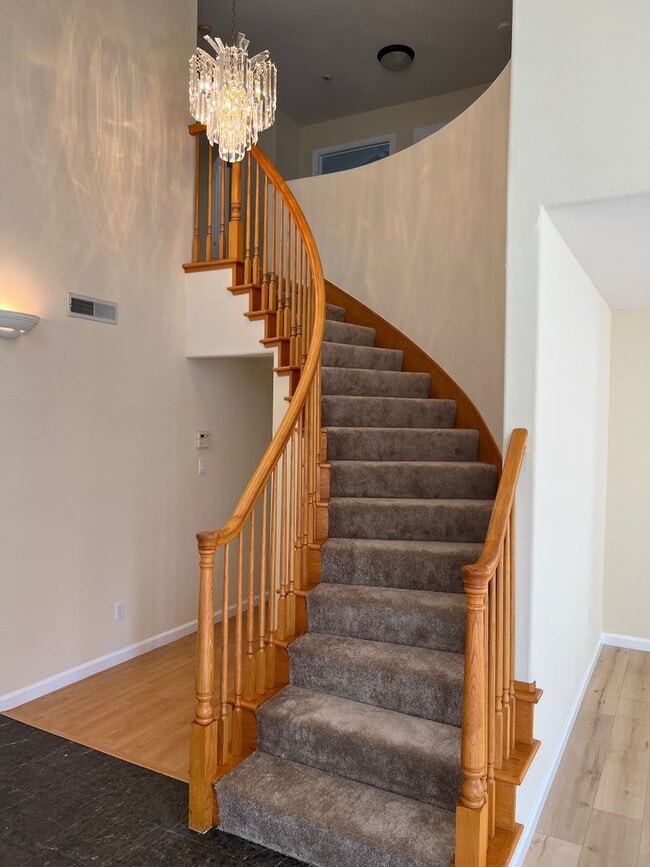 Photo - CAMPBELL - Executive 5 bedroom home in a desirable neighborhood