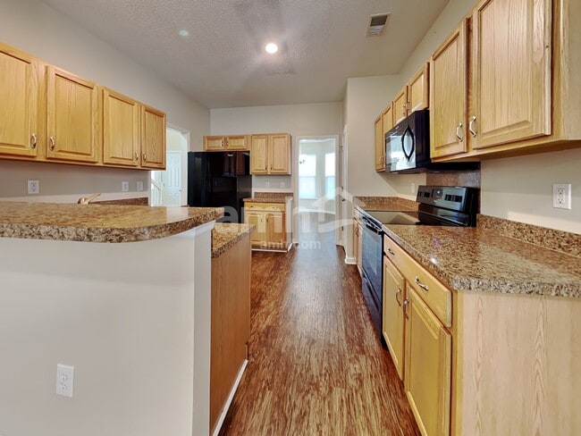 60 Creek Bend Dr