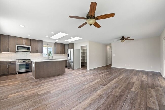 Building Photo - 280 Kuliouou Rd Rental