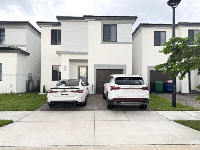 Building Photo - 13627 SW 157th Ct Rental